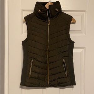 Faux fur-lined Special One green vest